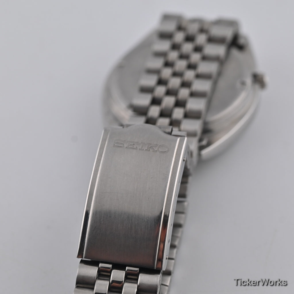 Seiko 5 7009 burnt orange — bracelet
