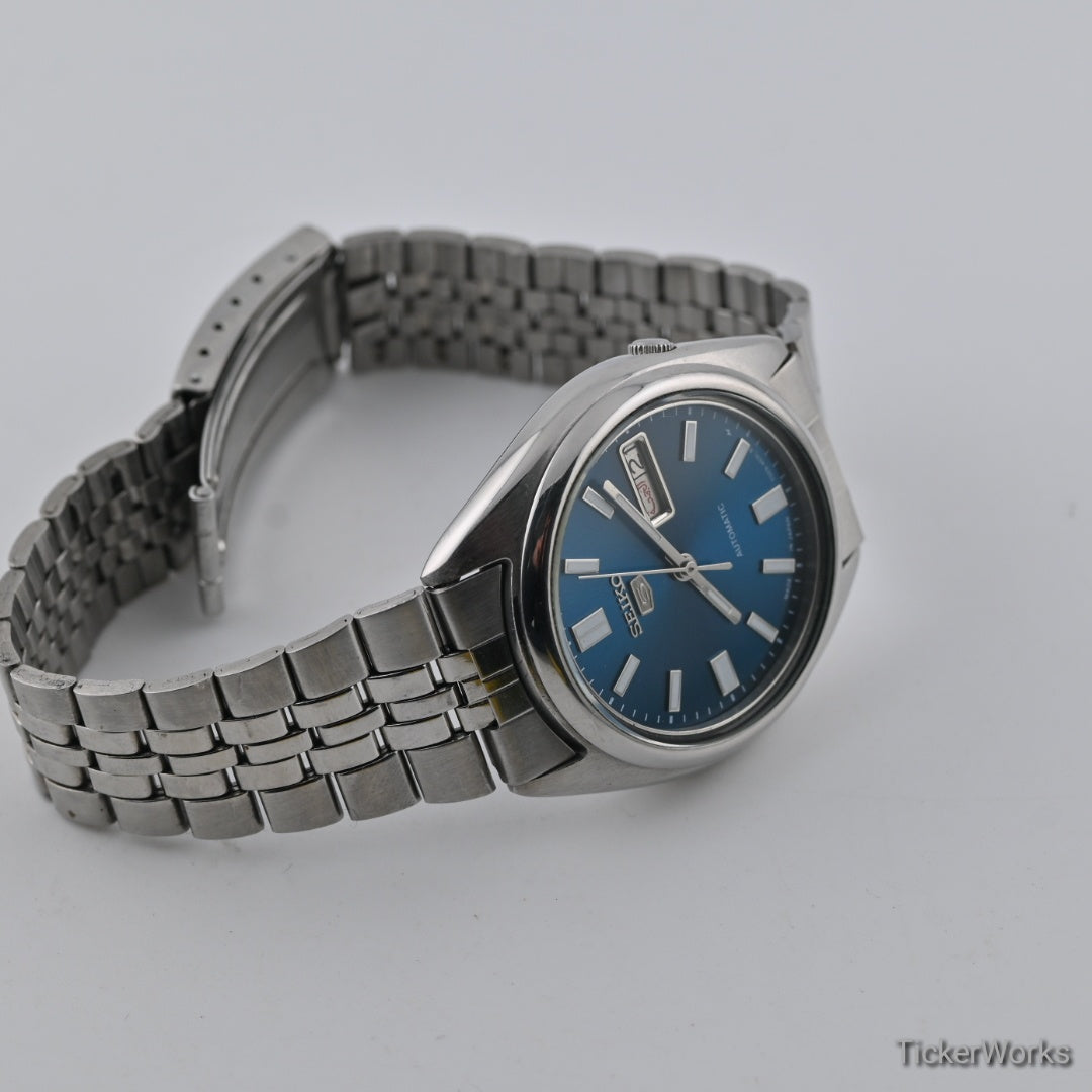 Seiko 5 Automatic 7009 Aqua Marine Arabic Dial 1980s Vintage Watch