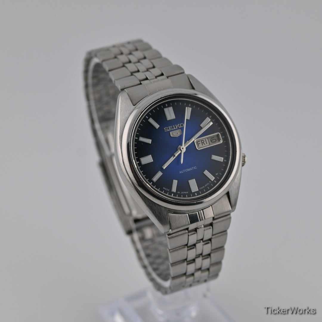 Seiko 5 Automatic 7009 Sunburst Blue Dial 1980s Vintage Watch