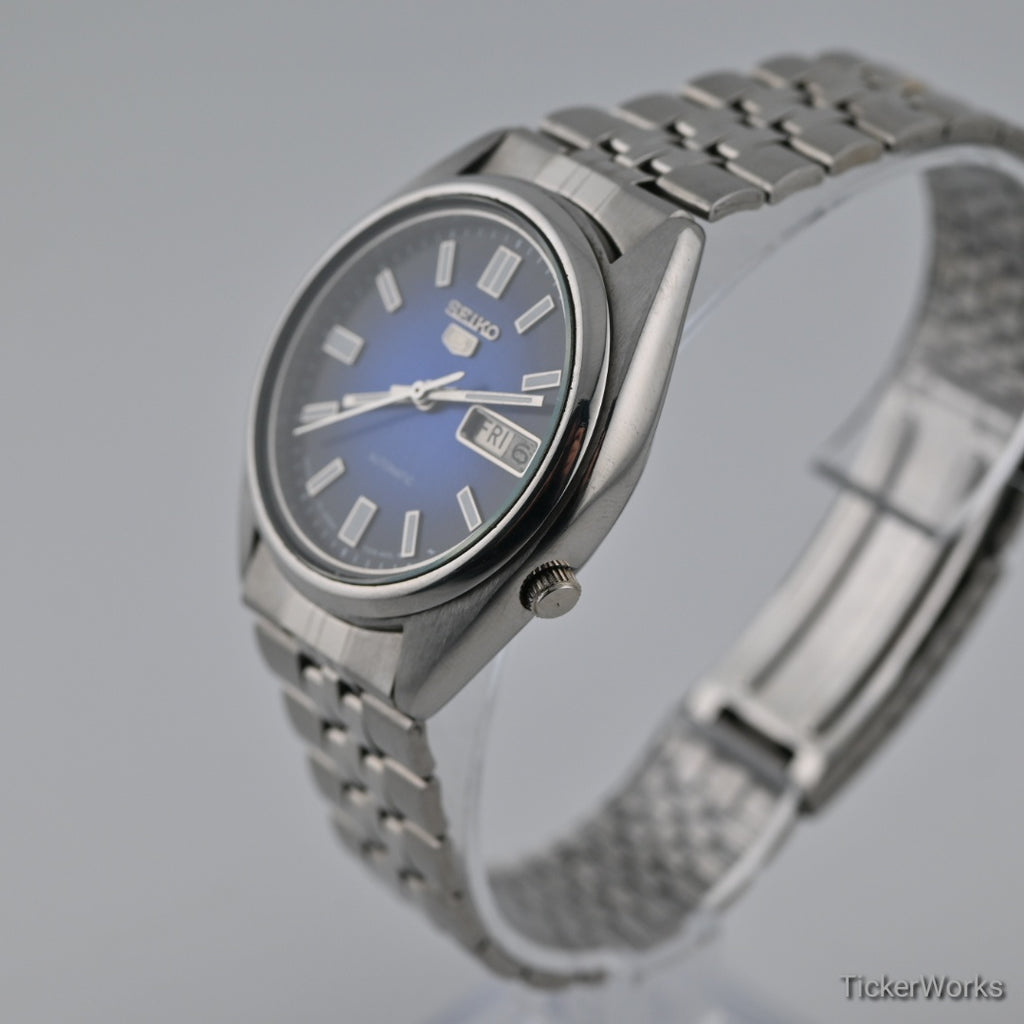 Seiko 5 Automatic 7009 Sunburst Blue Dial 1980s Vintage Watch