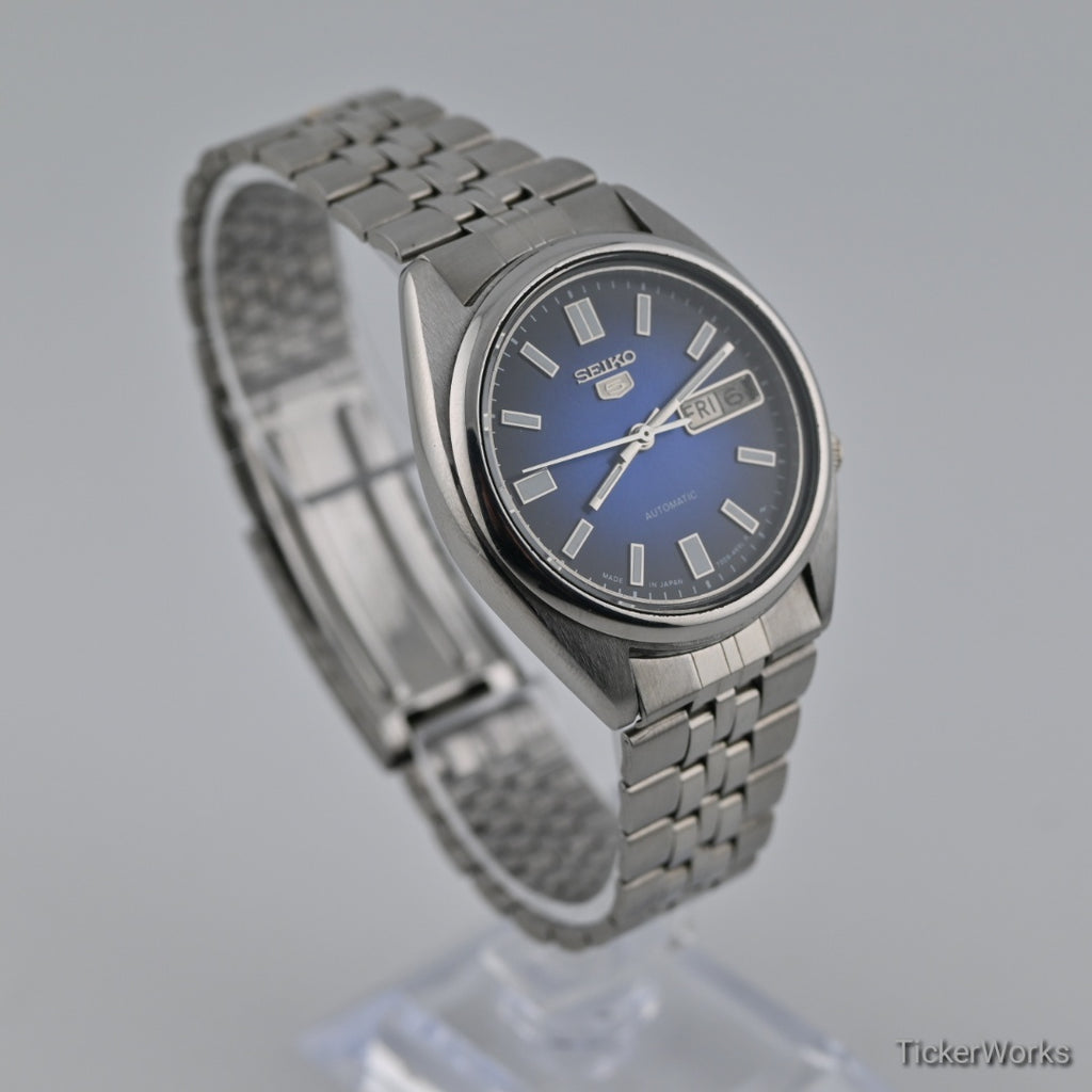 Seiko 5 Automatic 7009 Sunburst Blue Dial 1980s Vintage Watch