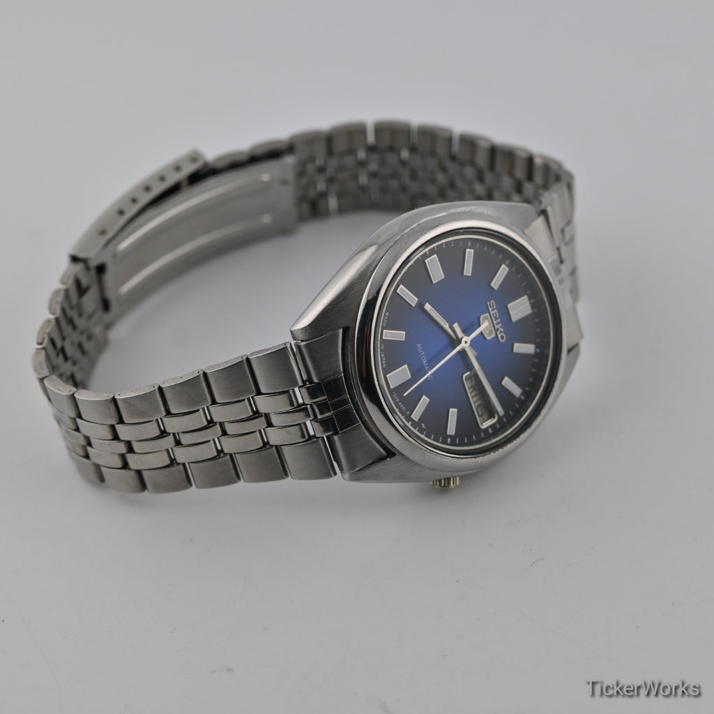 Seiko 5 Automatic 7009 Sunburst Blue Dial 1980s Vintage Watch