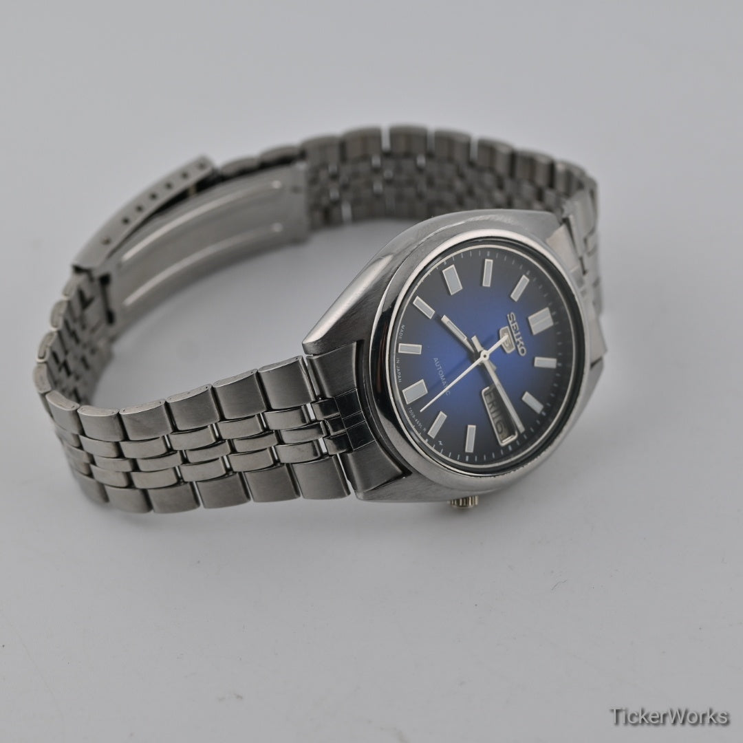 Seiko 5 Automatic 7009 Sunburst Blue Dial 1980s Vintage Watch
