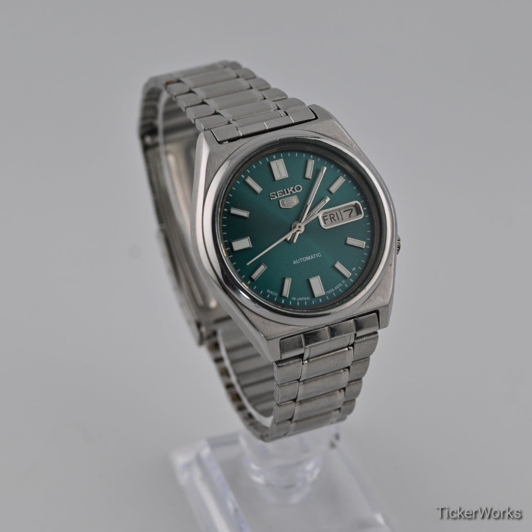 Seiko 5 Automatic 7009 Emerald Green Dial Day-Date 1980s Vintage Watch