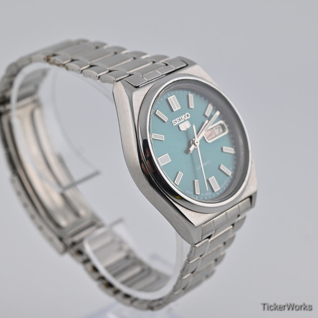 Seiko 5 Automatic 7009 Emerald Green Dial Day-Date 1980s Vintage Watch
