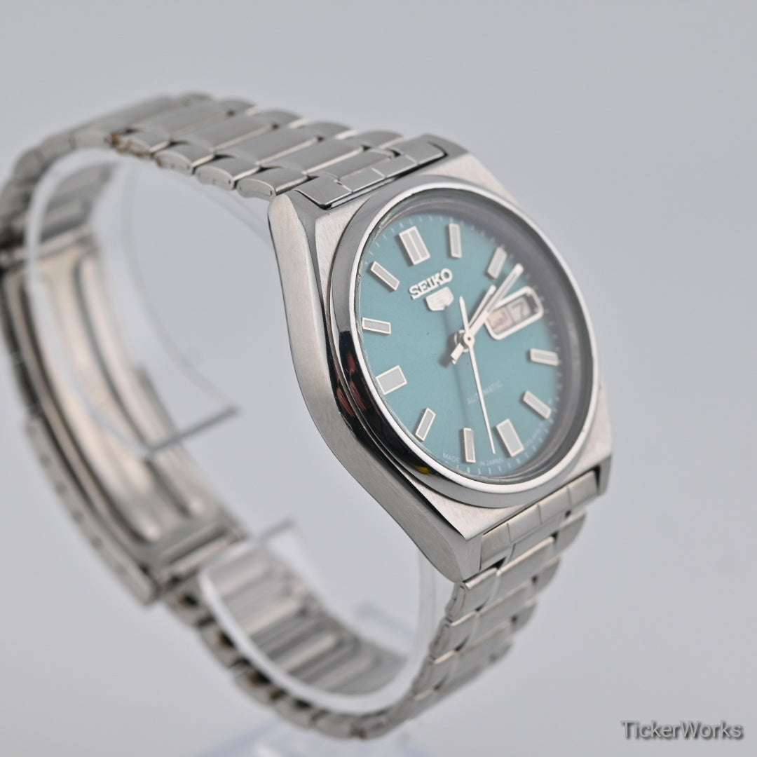 Seiko 5 Automatic 7009 Emerald Green Dial Day-Date 1980s Vintage Watch