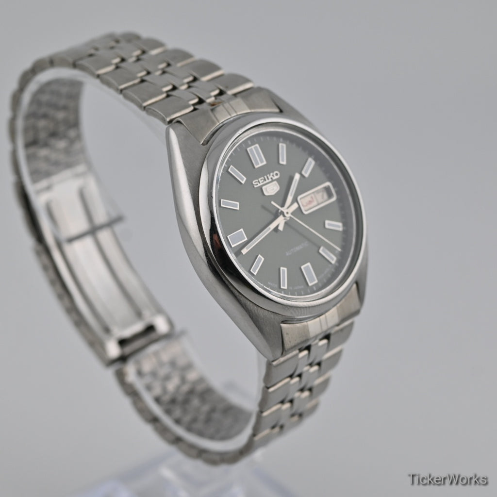 Seiko 5 Automatic 7009 Olive Green Dial 1980s Vintage Watch