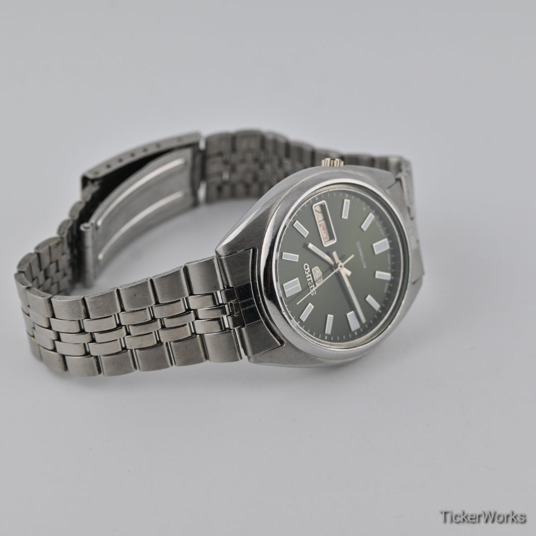 Seiko 5 Automatic 7009 Olive Green Dial 1980s Vintage Watch