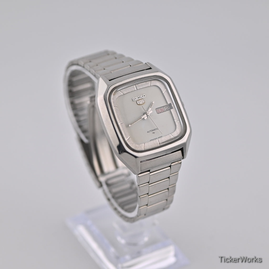 Seiko 5 Automatic 7009 White Day-Date TV Square 1980s 37mm