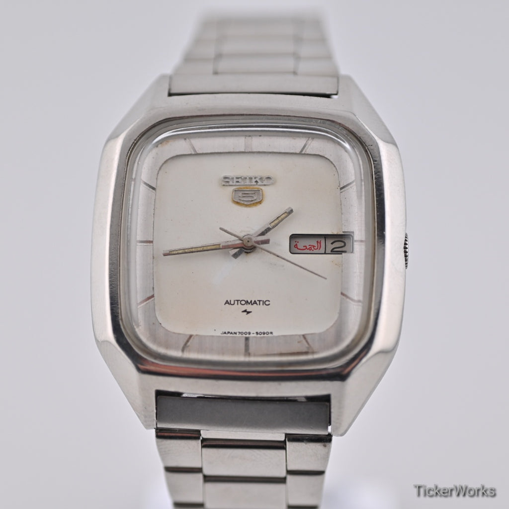 Seiko 5 Automatic 7009 White Day-Date TV Square 1980s 37mm