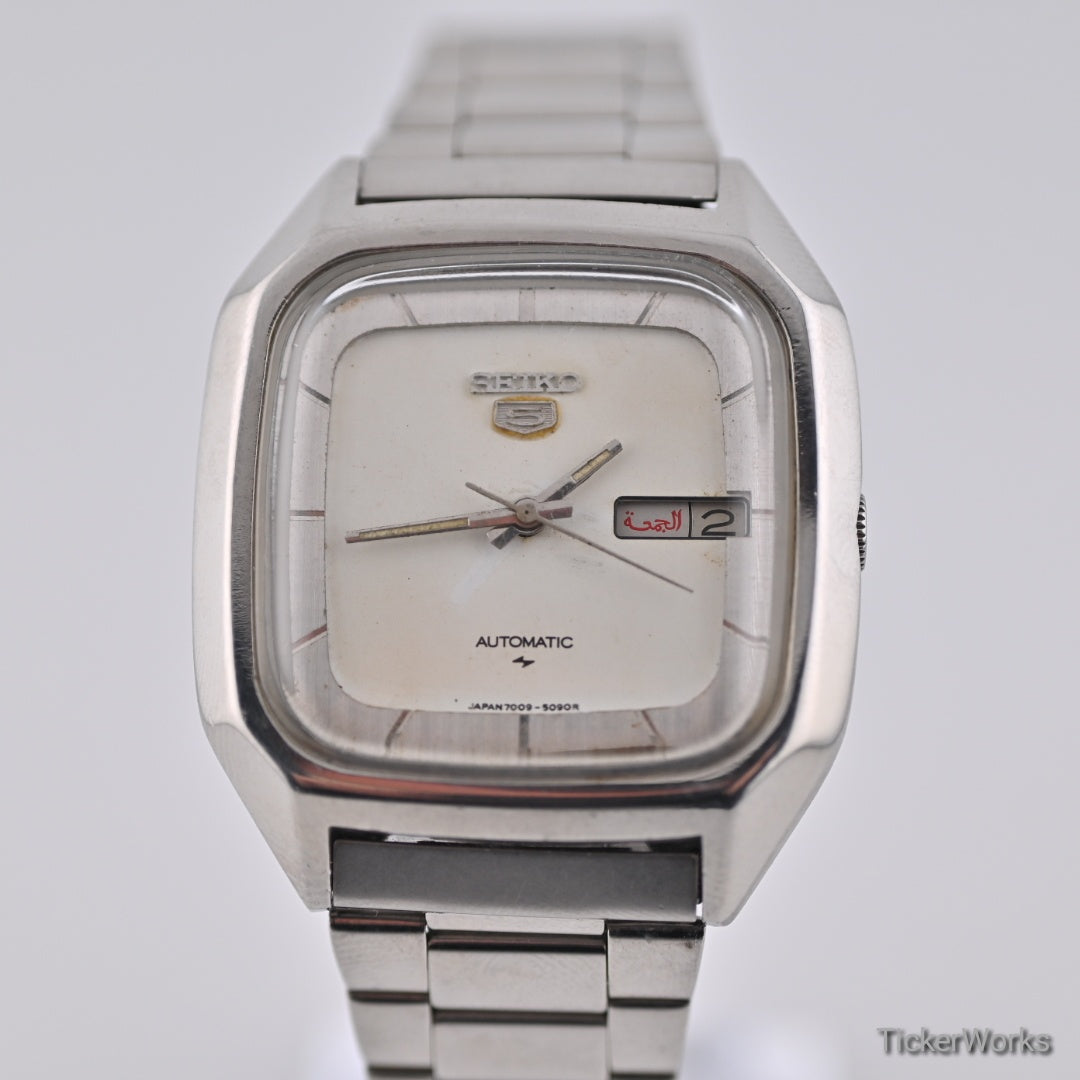 Seiko 5 Automatic 7009 White Day-Date TV Square 1980s 37mm