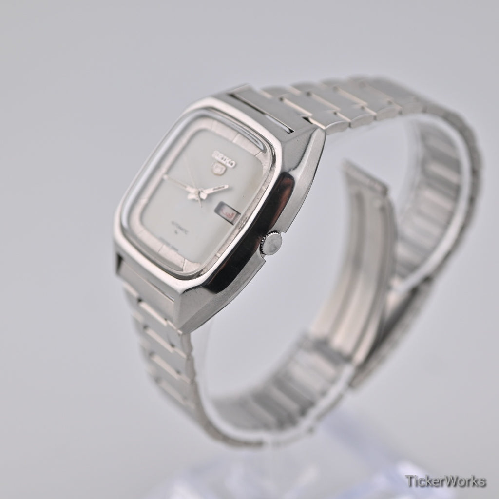 Seiko 5 Automatic 7009 White Day-Date TV Square 1980s 37mm