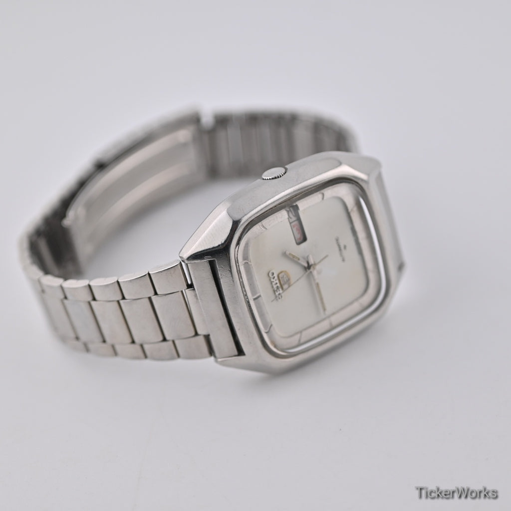 Seiko 5 Automatic 7009 White Day-Date TV Square 1980s 37mm