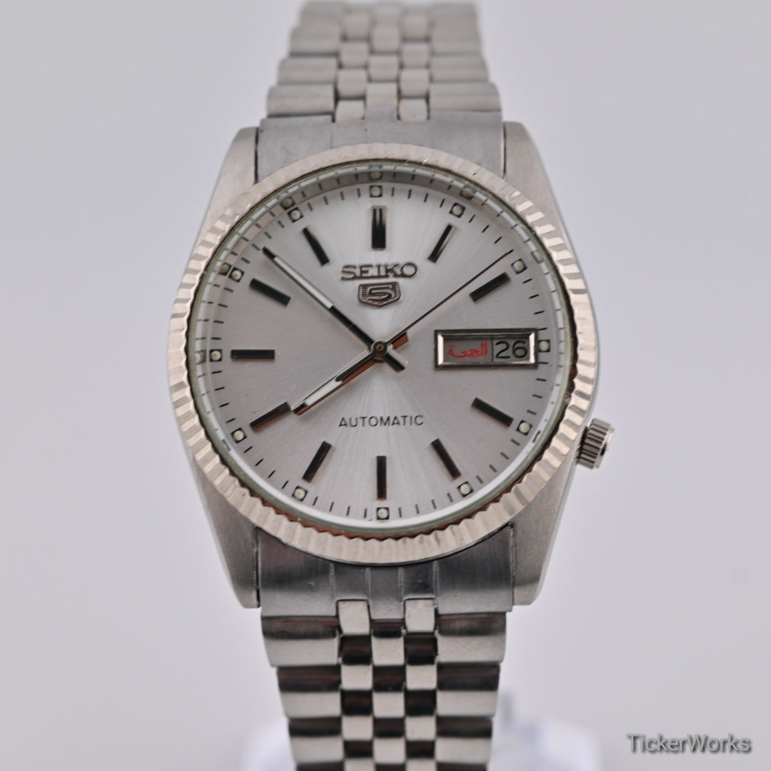 Seiko 5 Automatic 7009 Sunburst Silver Day-Date 1980s 37mm