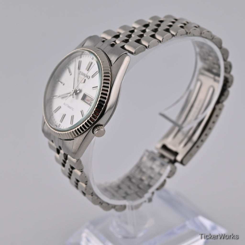 Seiko 5 Automatic 7009 Sunburst Silver Day-Date 1980s 37mm