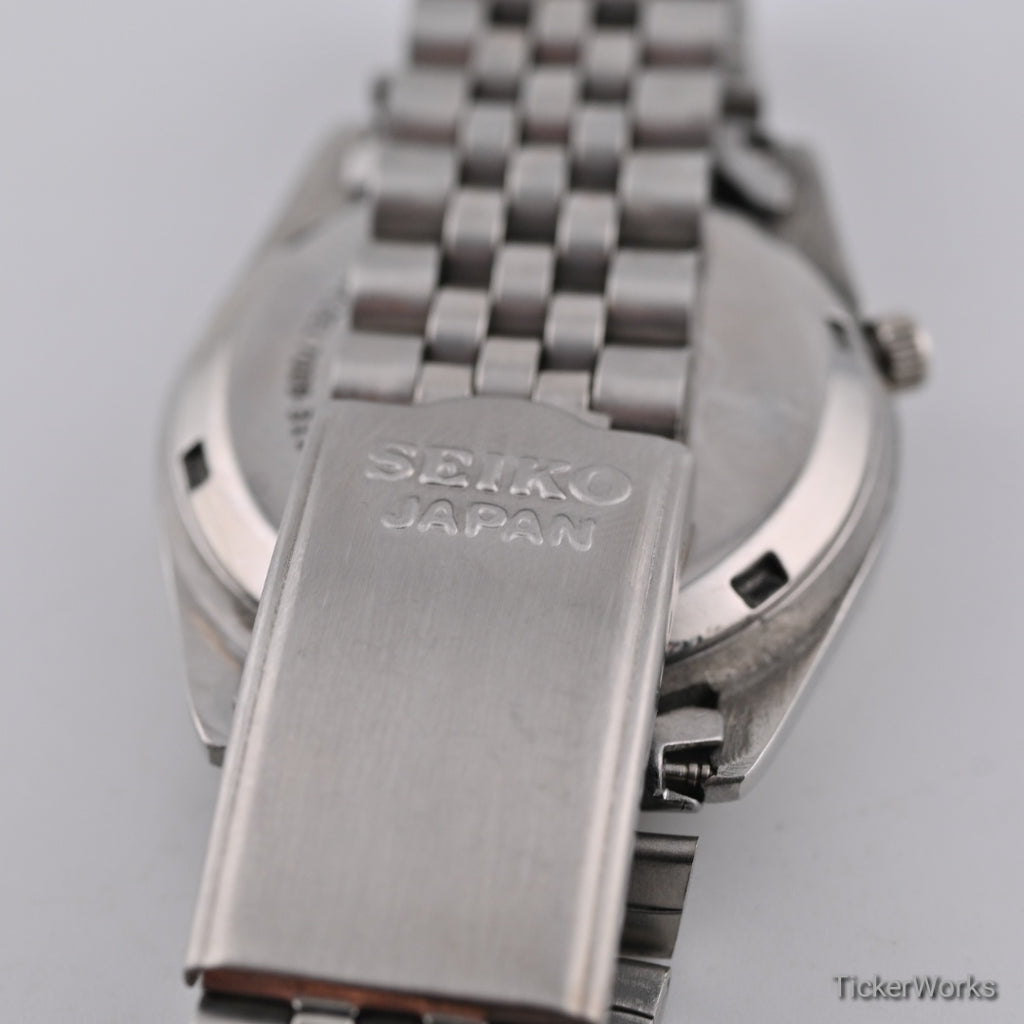 Seiko 5 Automatic 7009 Sunburst Silver Day-Date 1980s 37mm