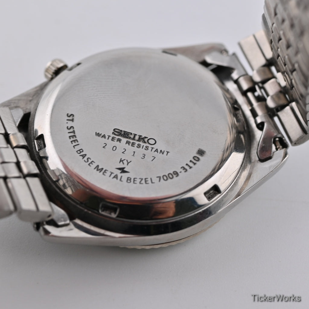 Seiko 5 Automatic 7009 Sunburst Silver Day-Date 1980s 37mm