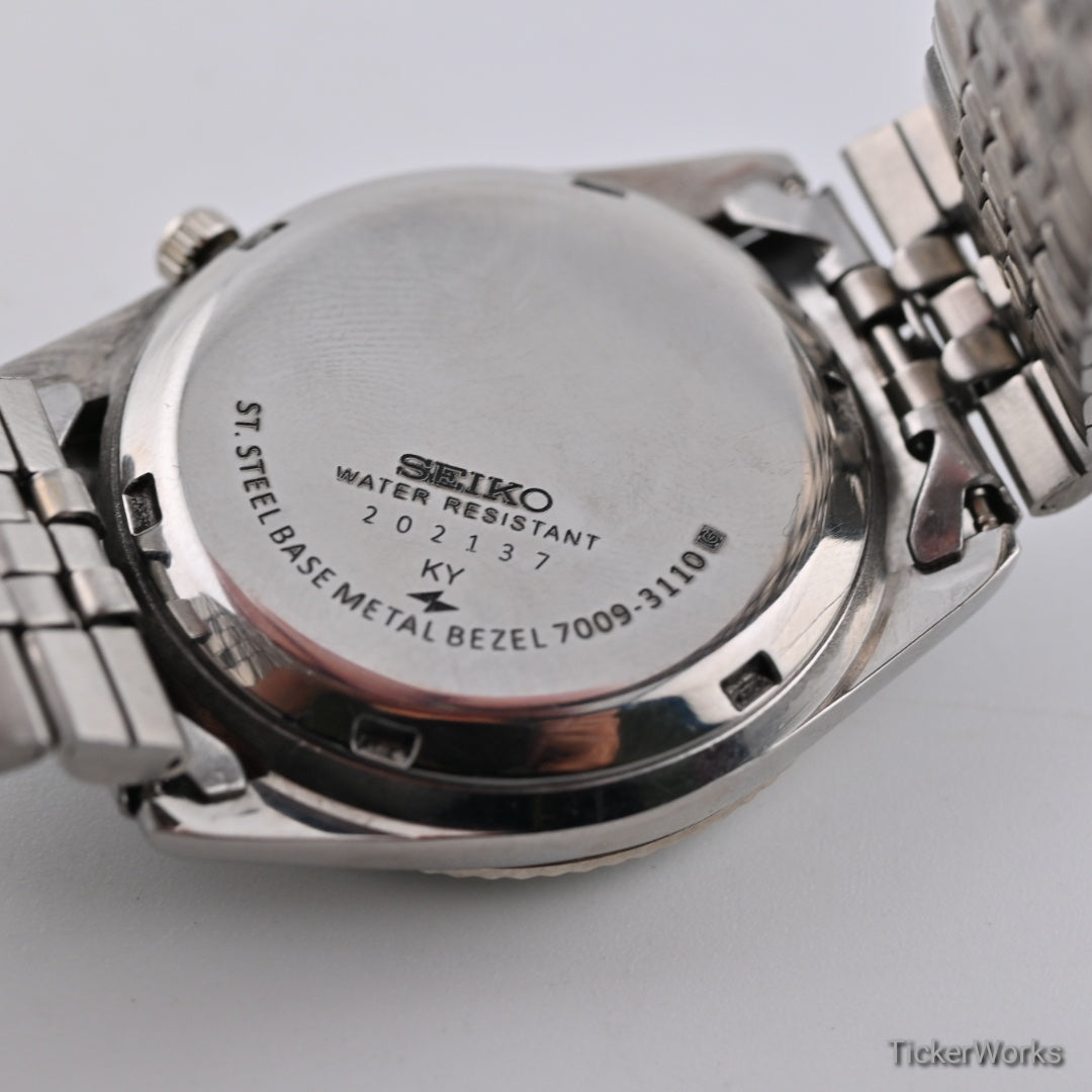 Seiko 5 Automatic 7009 Sunburst Silver Day-Date 1980s 37mm