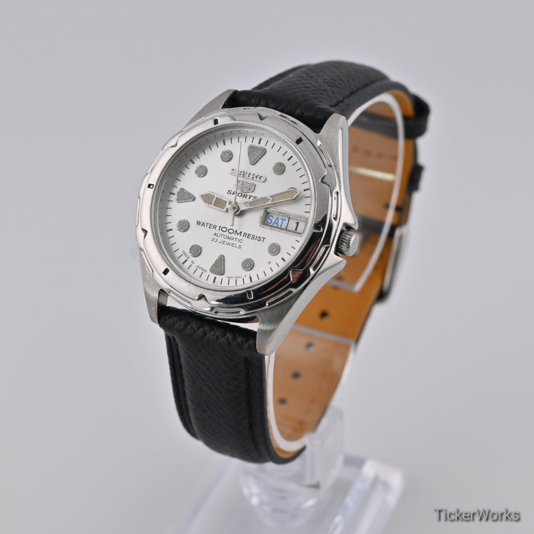 Seiko 5 Sports Automatic Sunburst Silver Day-Date 2000s 37mm