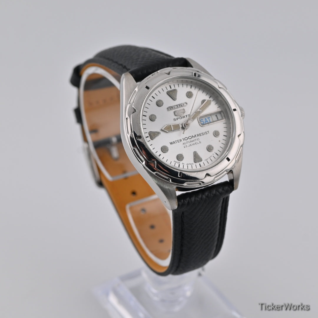 Seiko 5 Sports Automatic Sunburst Silver Day-Date 2000s 37mm