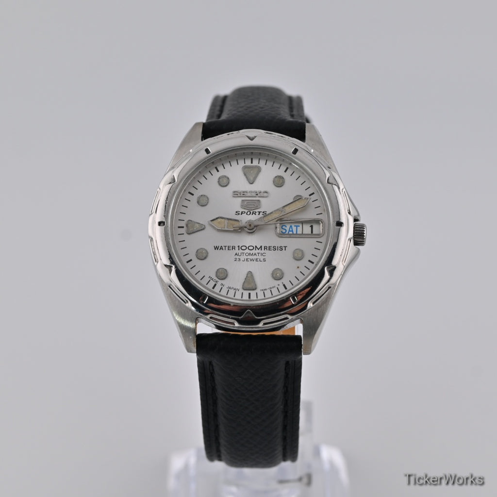 Seiko 5 Sports Automatic Sunburst Silver Day-Date 2000s 37mm