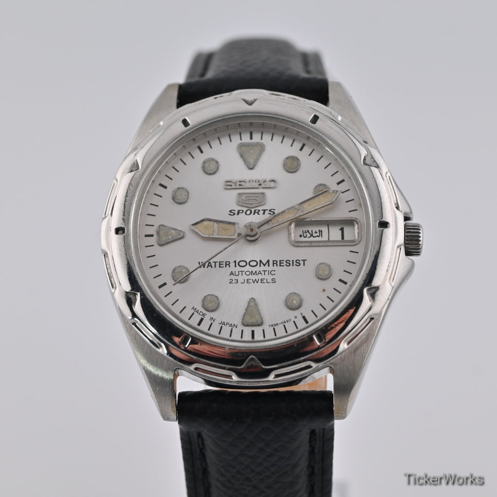 Seiko 5 Sports Automatic Sunburst Silver Day-Date 2000s 37mm
