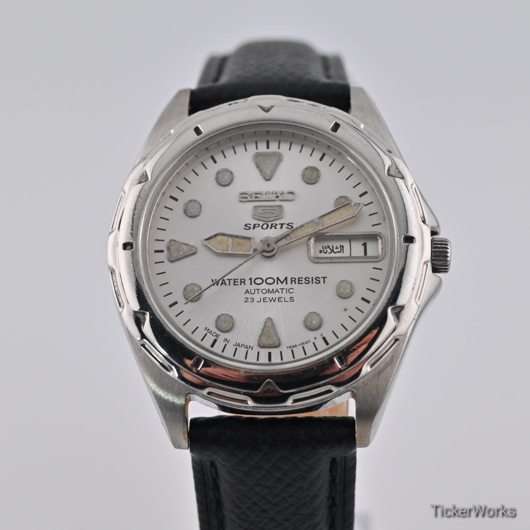 Seiko 5 Sports Automatic Sunburst Silver Day-Date 2000s 37mm