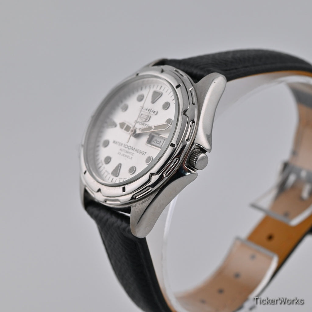 Seiko 5 Sports Automatic Sunburst Silver Day-Date 2000s 37mm