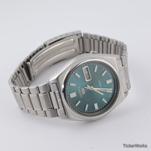 Seiko 5 Automatic 7009 Emerald Green Dial Day-Date 1980s Vintage Watch