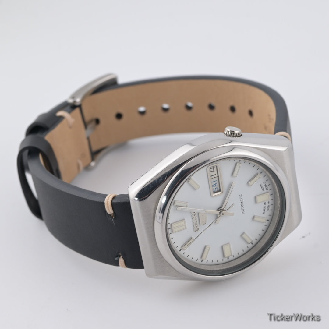 Seiko 5 Automatic 7009 White Dial 1980s Vintage Watch