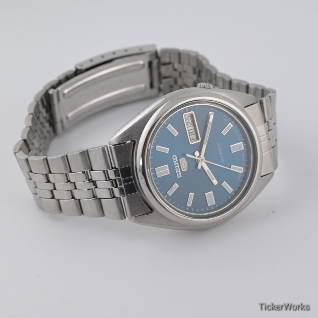 Seiko 5 Automatic 7009 Aqua Marine Arabic Dial 1980s Vintage Watch