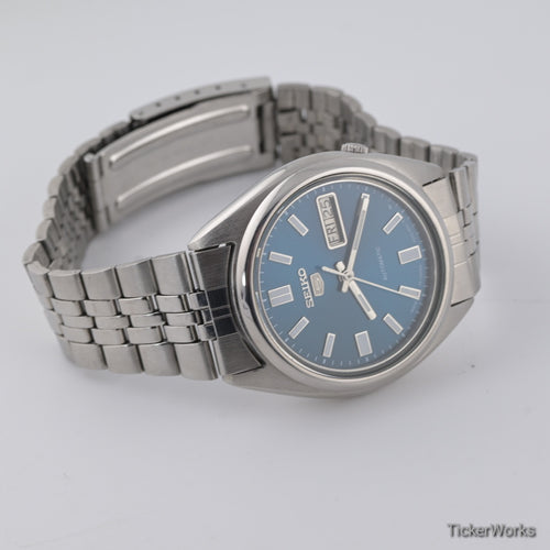 Seiko 5 Automatic 7009 Aqua Marine Arabic Dial 1980s Vintage Watch