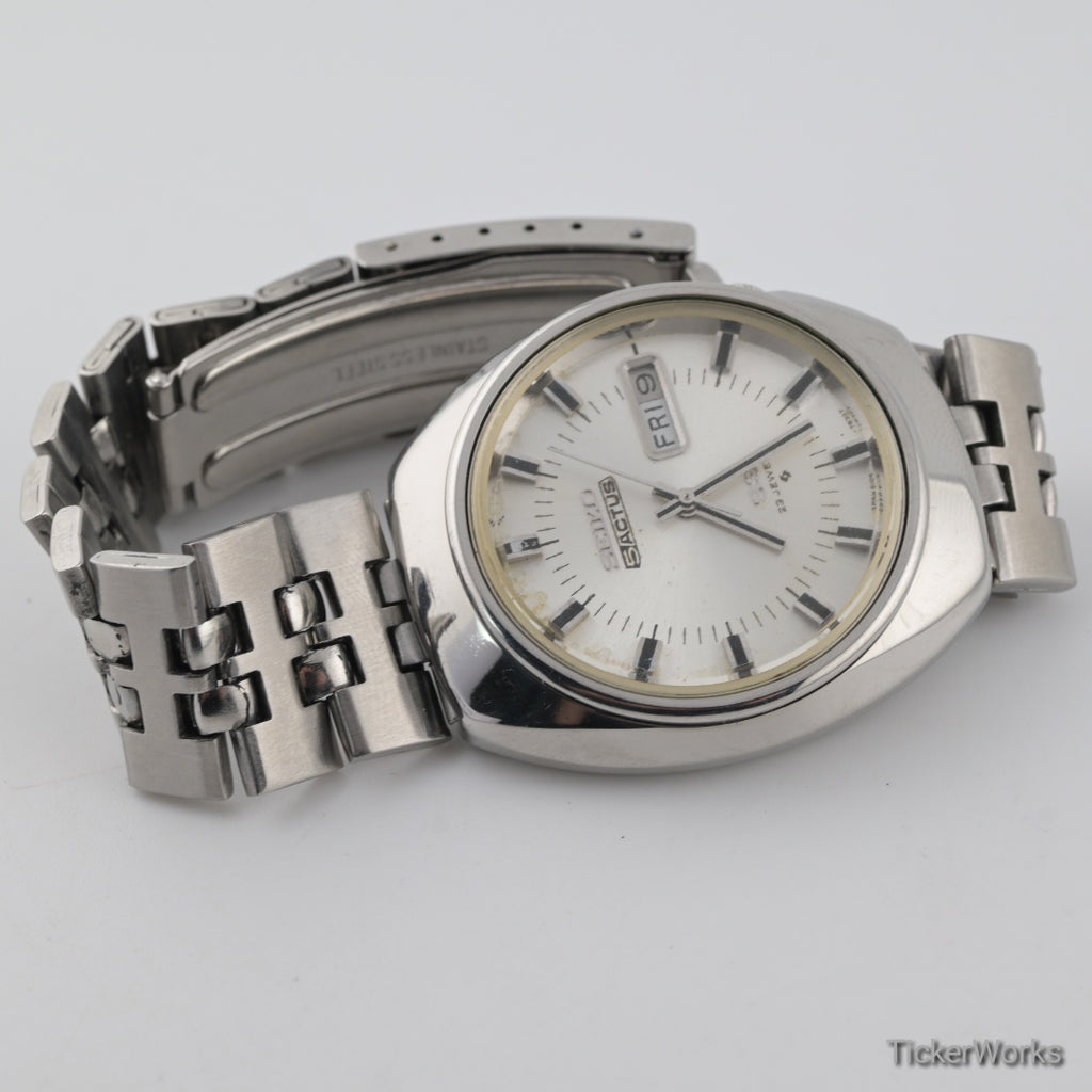 Seiko Actus SS Automatic Silver Day-Date 1970s 37mm