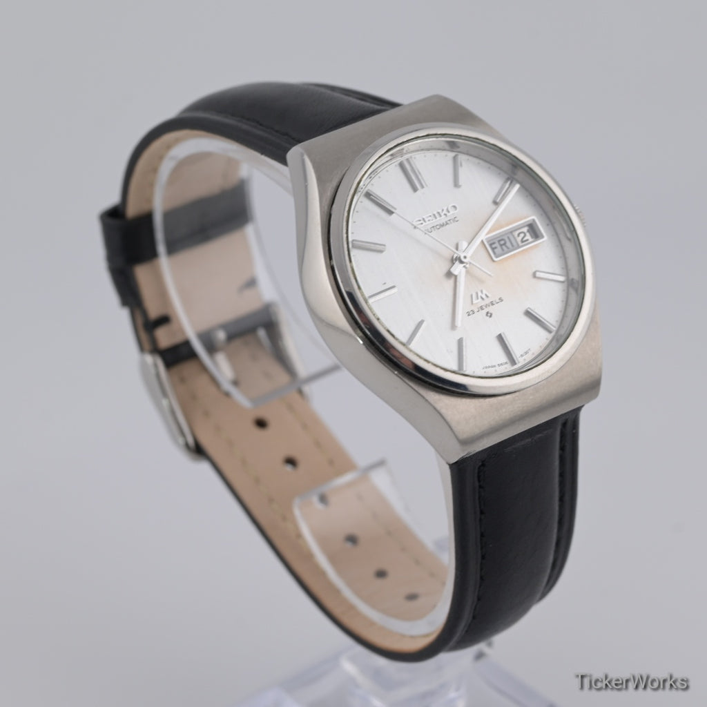 Seiko Lordmatic Automatic Brushed Silver Day-Date 1970s 37mm