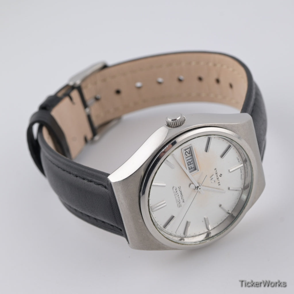 Seiko Lordmatic Automatic Brushed Silver Day-Date 1970s 37mm