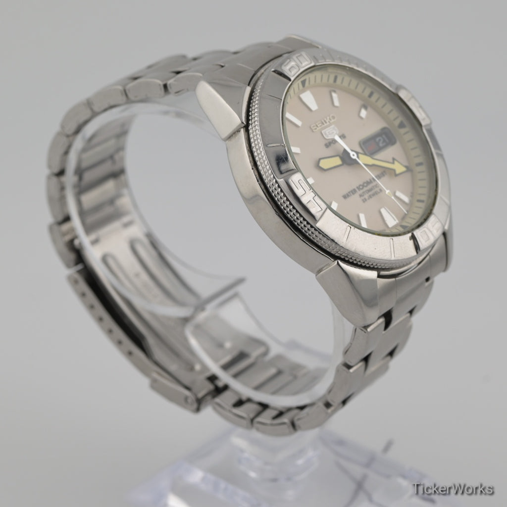 Seiko 5 Sports Automatic Full Lume 2000s 40mm