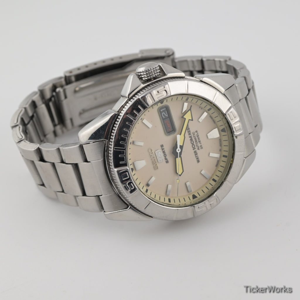 Seiko 5 Sports Automatic Full Lume 2000s 40mm