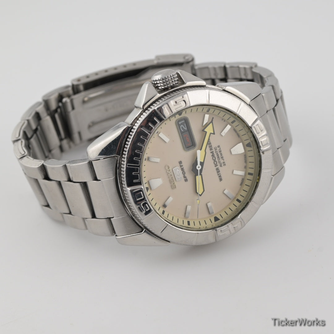Seiko 5 Sports Automatic Full Lume 2000s 40mm