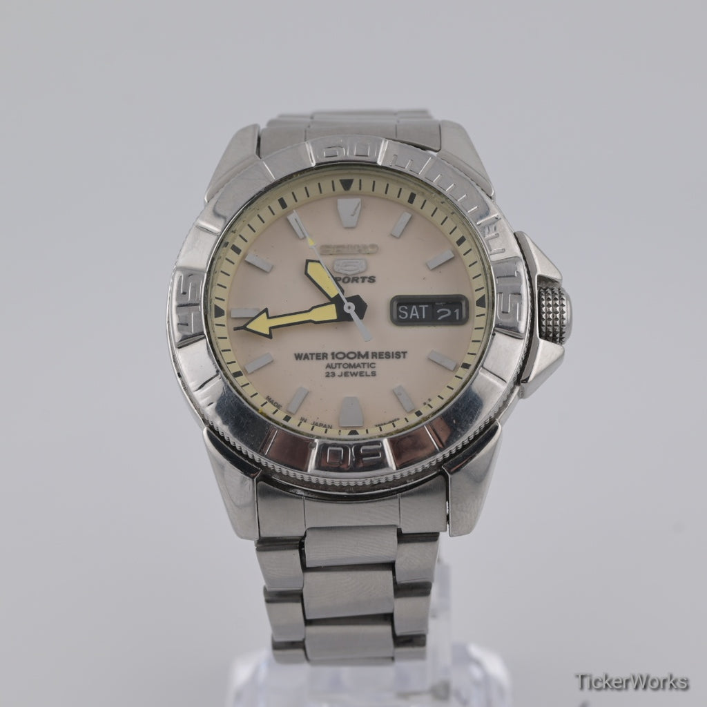 Seiko 5 Sports Automatic Full Lume 2000s 40mm