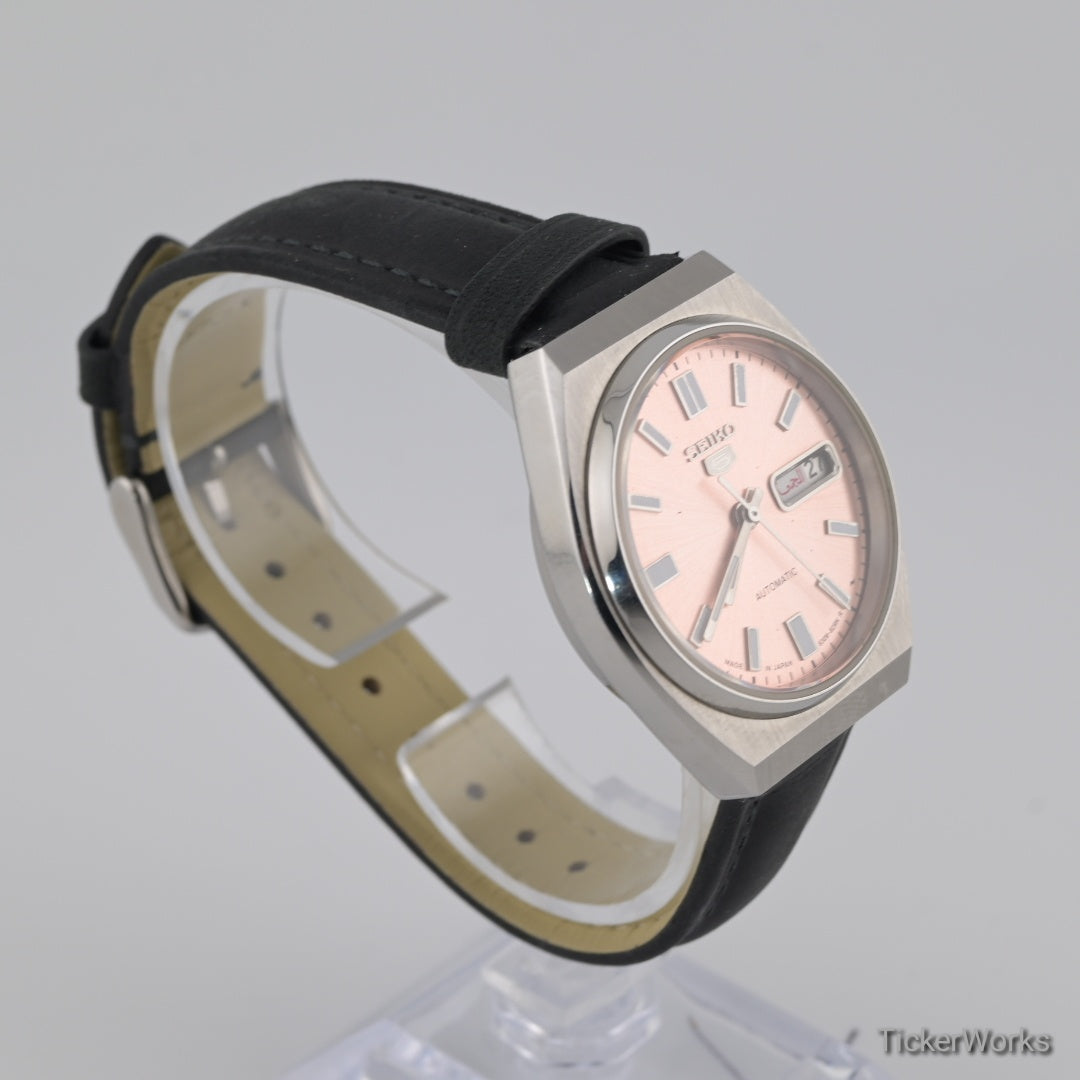 Seiko 5 Automatic Salmon Pink Day-Date 1980s 35mm