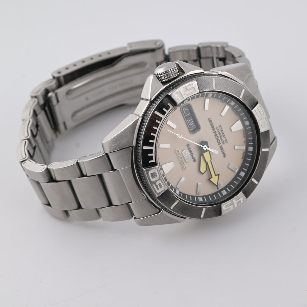 Seiko 5 Sports 7S36-02H0 Full Lume Dial 2000s 40mm Automatic Eng/Arabic Day