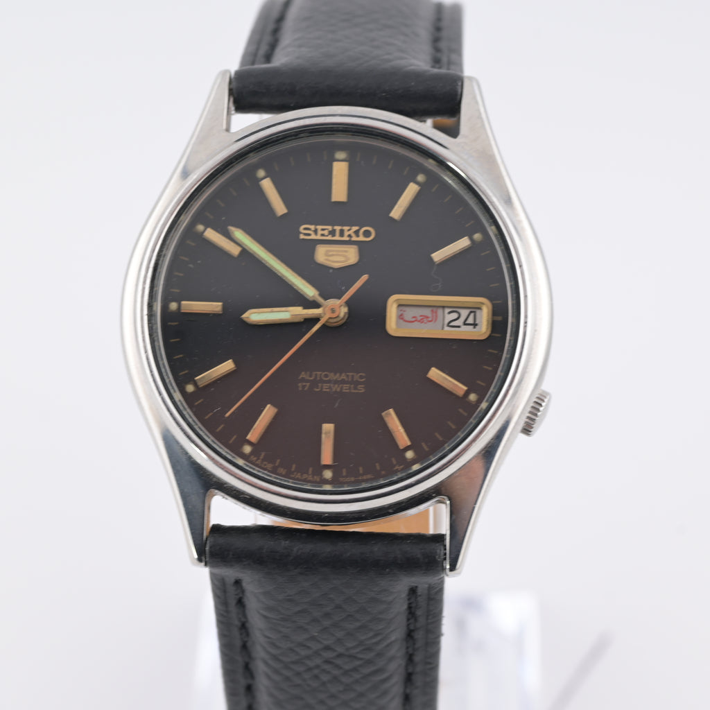 Seiko 7009-3101 1980s Black/Gold Dress Dial 37mm