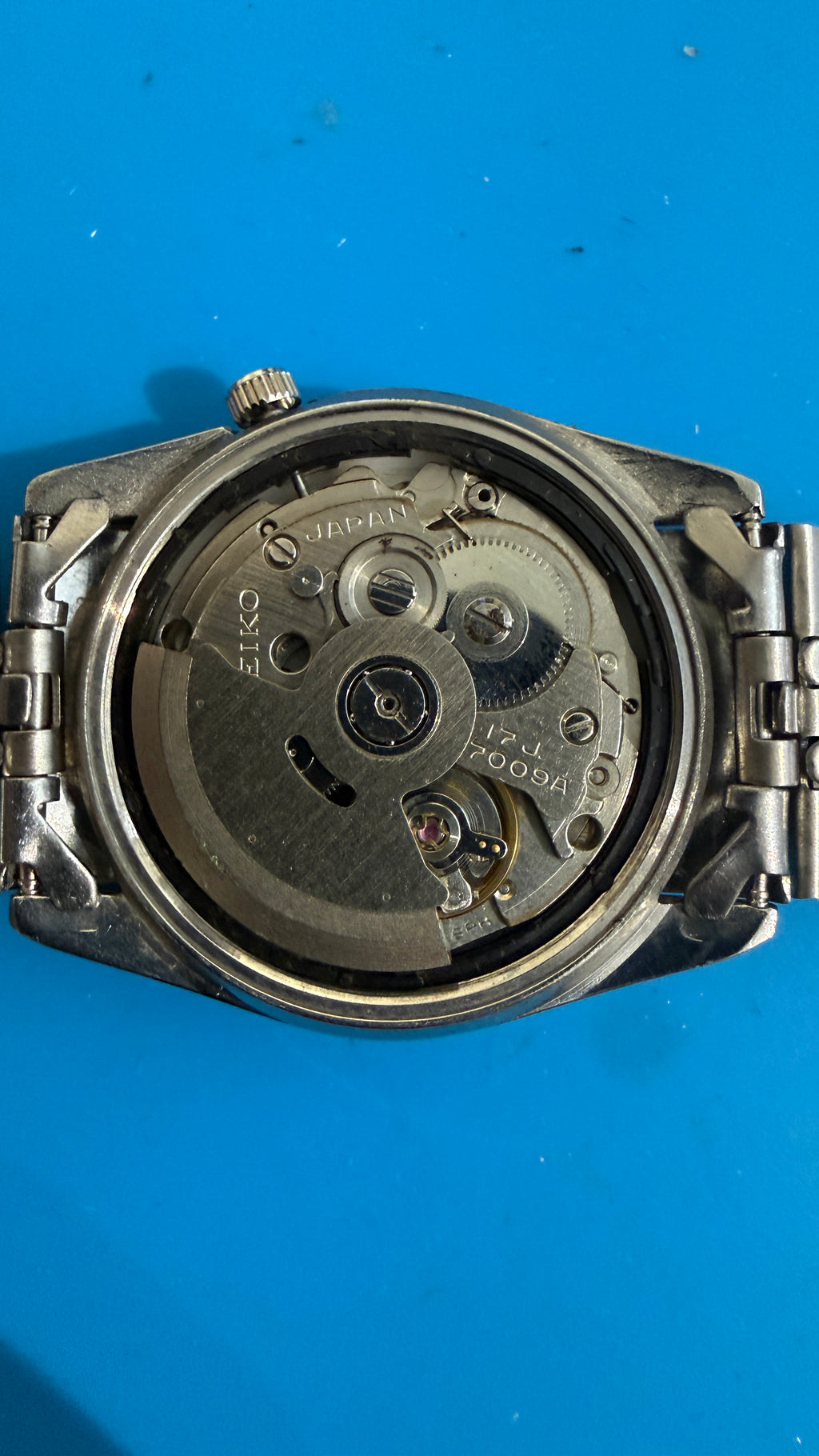 Seiko 5 Automatic 7009 Sunburst Silver Day-Date 1980s 37mm